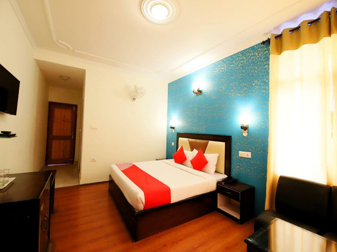 Hotel OYO 3146 Six Season Regency Jagatsukh Exterior foto