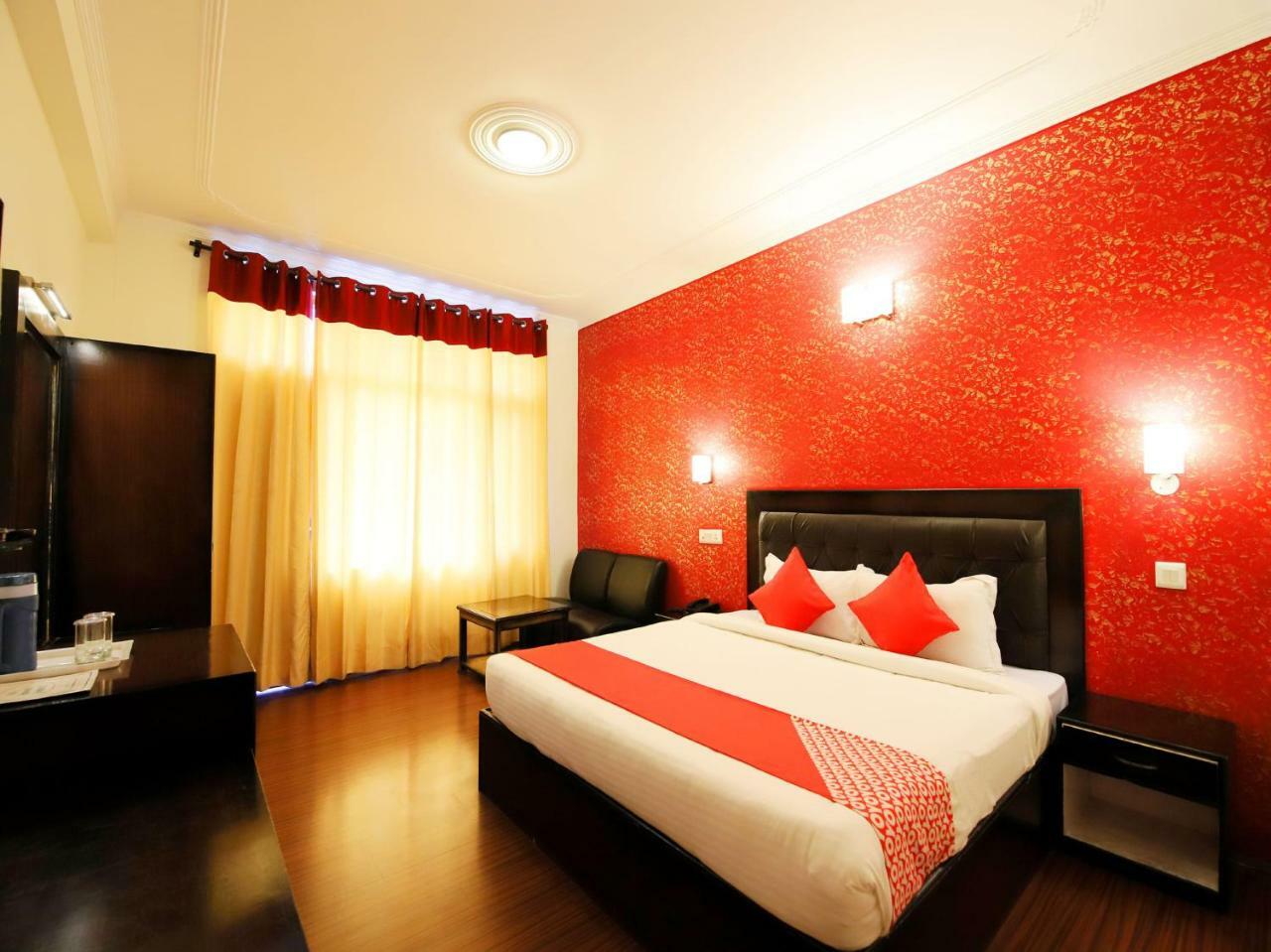 Hotel OYO 3146 Six Season Regency Jagatsukh Exterior foto