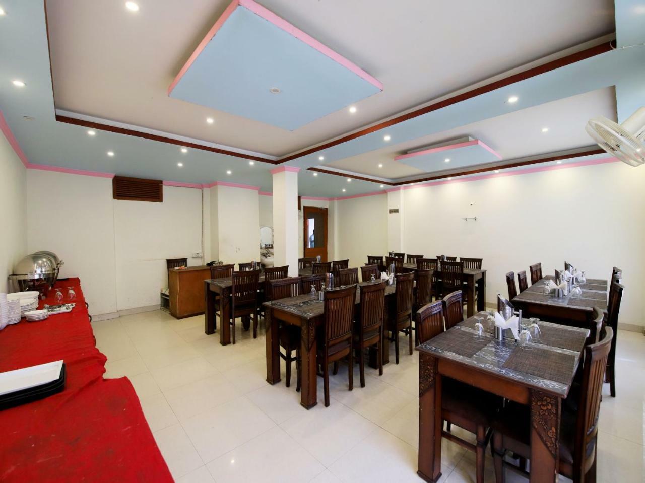 Hotel OYO 3146 Six Season Regency Jagatsukh Exterior foto